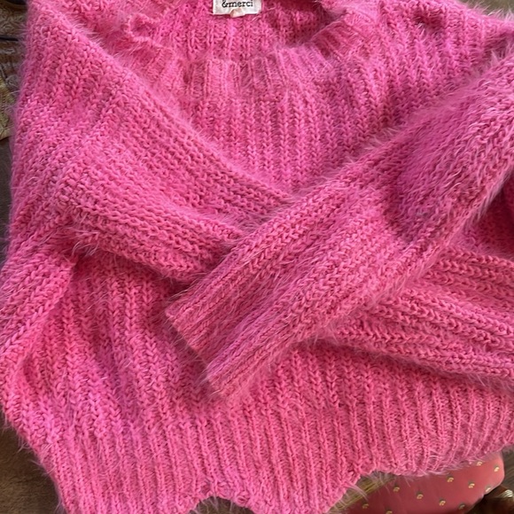 This is a SUPER soft pink sweater that is so cute - Picture 3 of 3